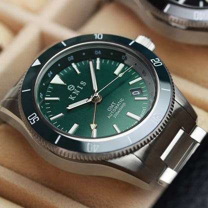 KNIS GMT ダイバーズ 自動巻き 日本製 ステンレスベルト グリーン KN007-GR