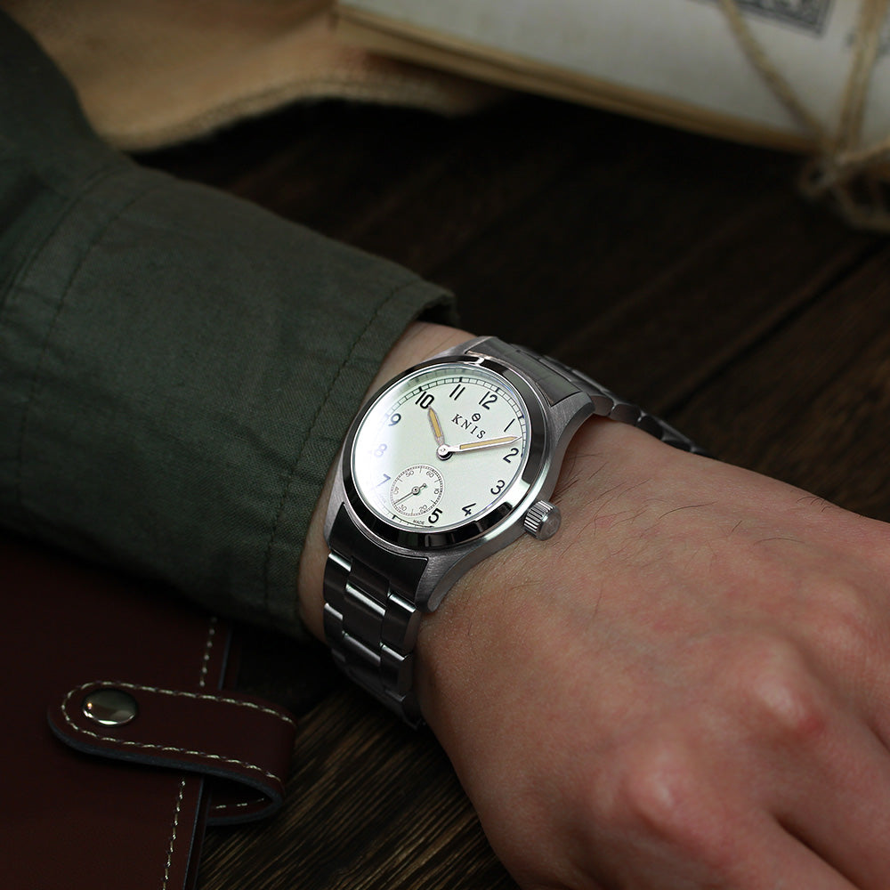 KNIS レトロミリタリーウォッチ オフホワイトダイヤル ステンレスベルト KN003-WHSS